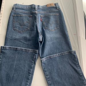 SPRING - Levi’s 548 perfectly slimming flares